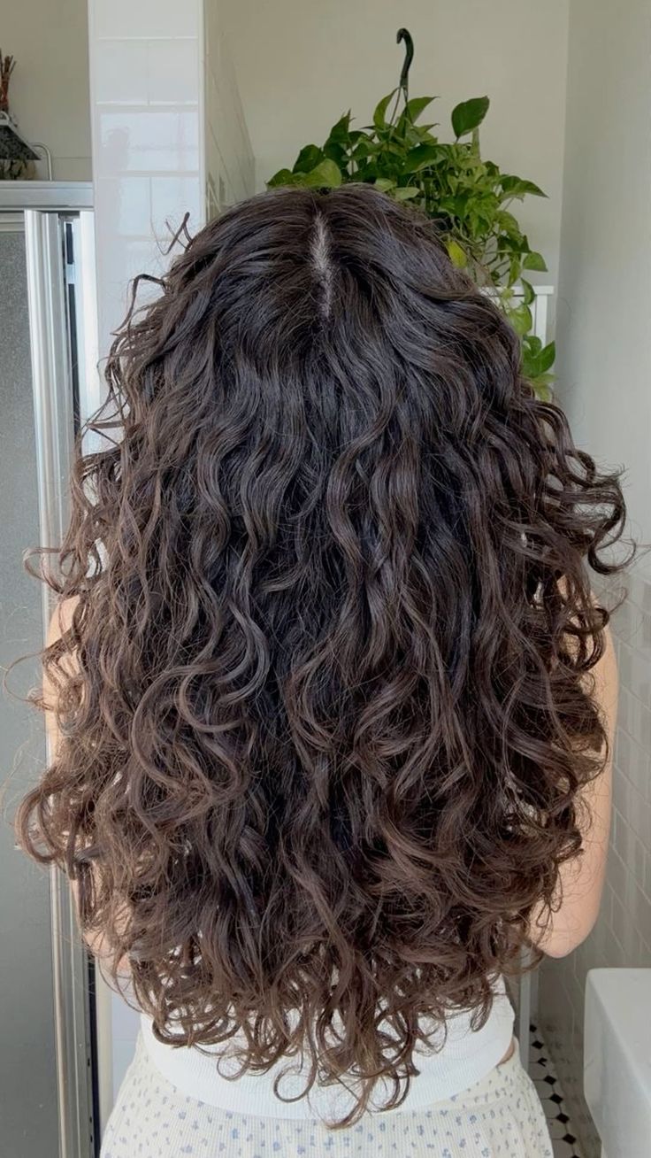 corte em U/V cabelo ondulado volumoso