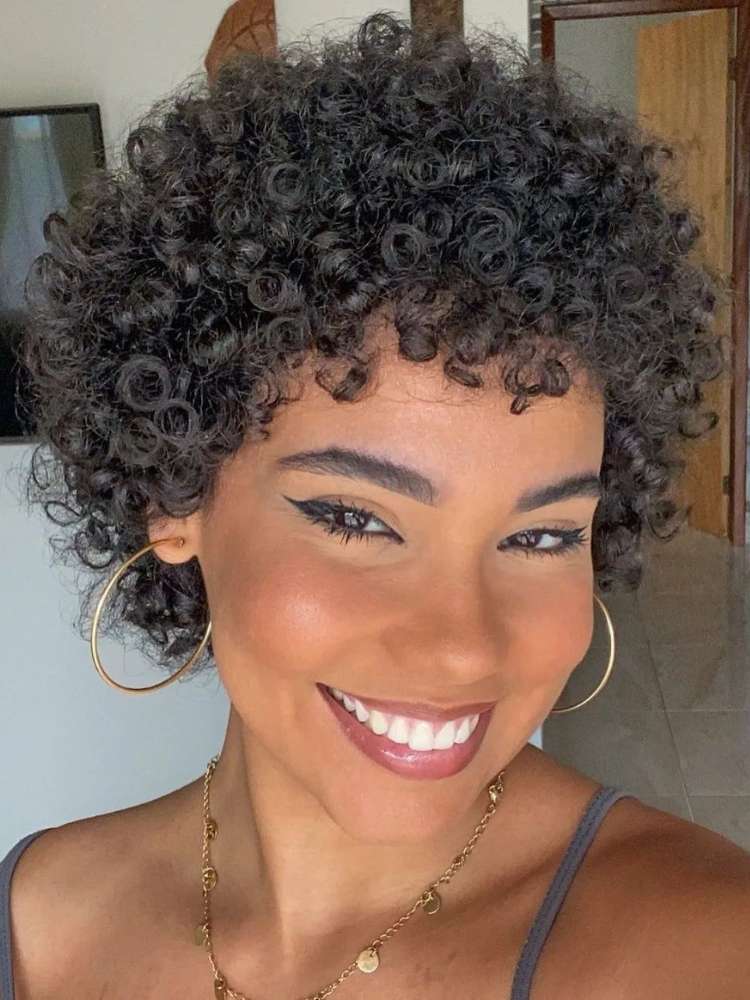 quanto custa um corte de cabelo cacheado profissional?