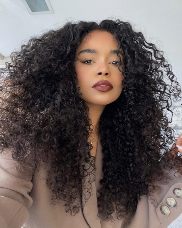 erros comuns ao cortar cabelo cacheado longo