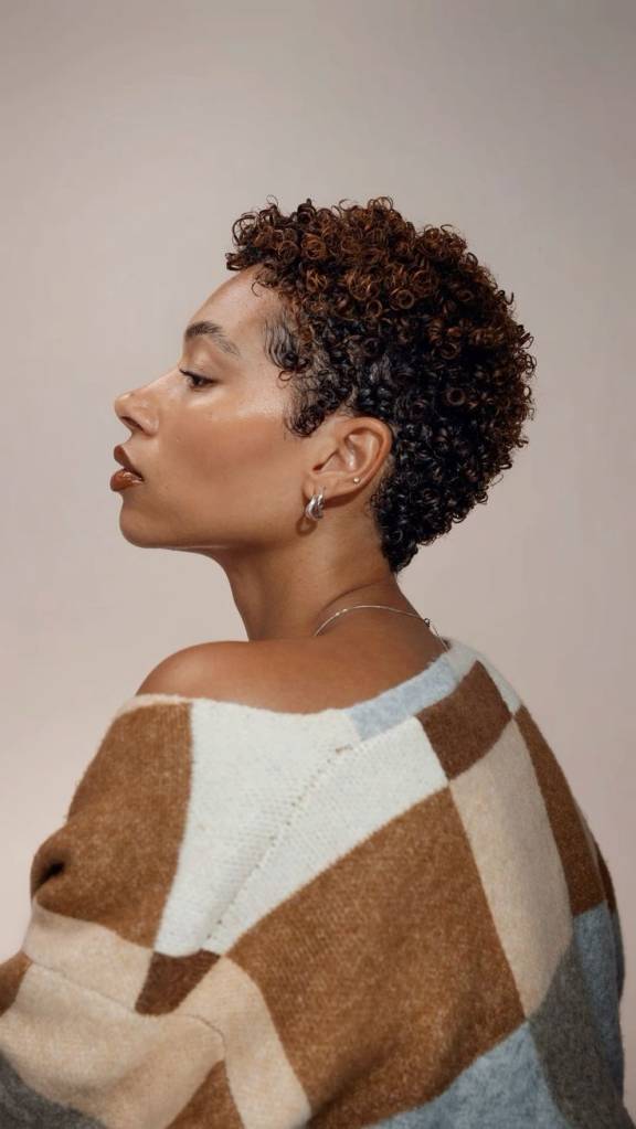 cortes de cabelo crespo curto