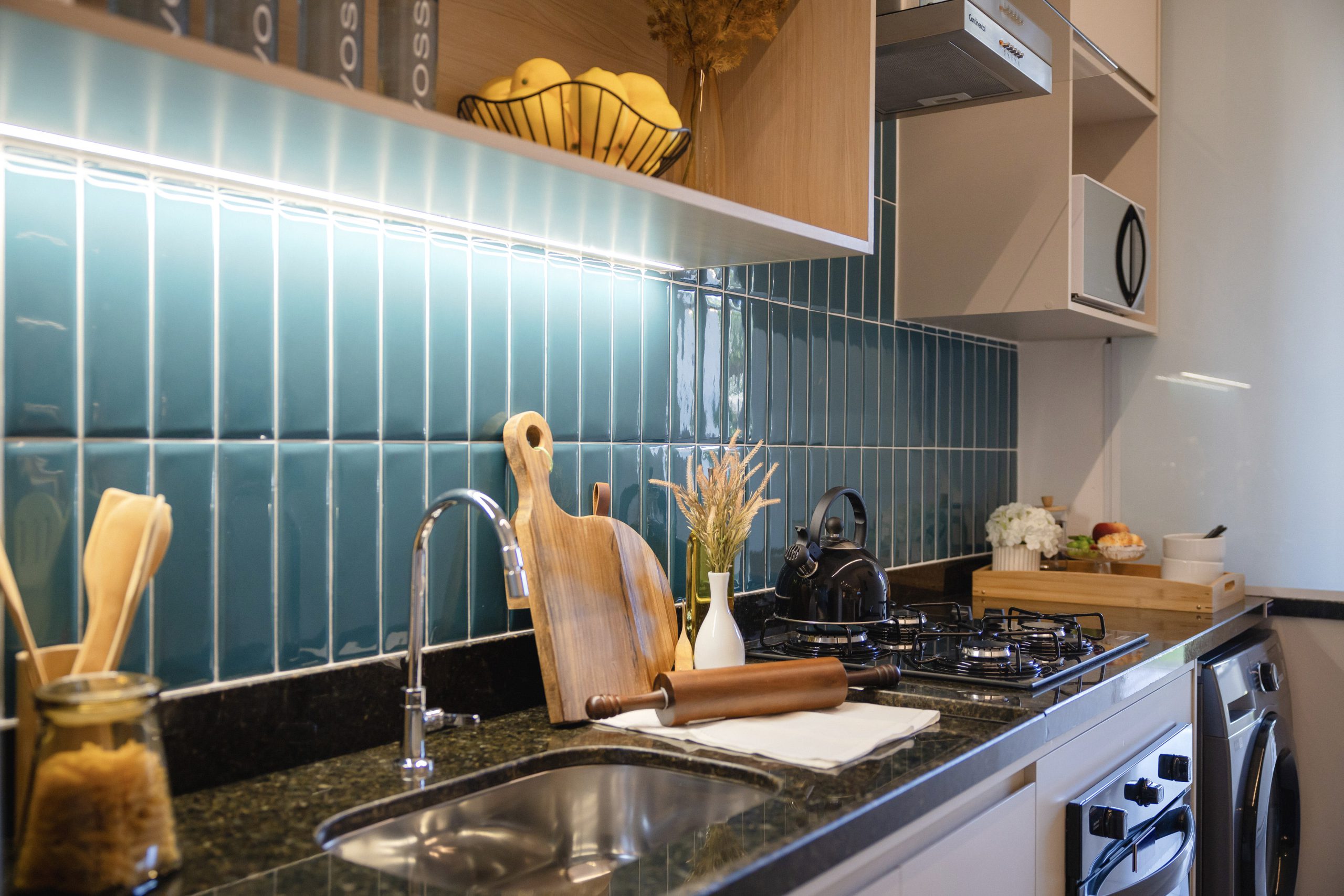 MDF Glamour vs. 100% MDF: Qual o Melhor para sua Cozinha de Luxo?