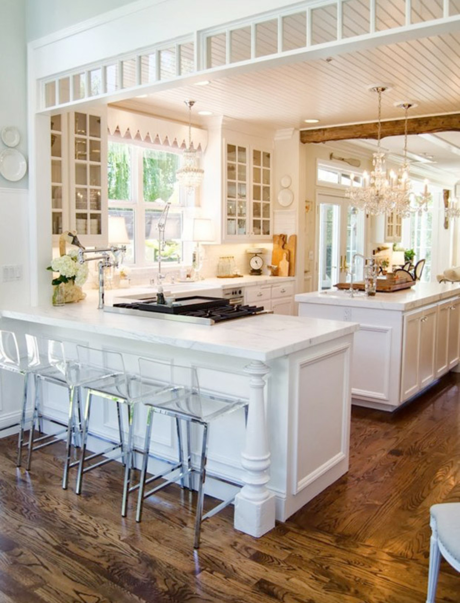 Tendências de Cores e Acabamentos para uma Cozinha Glamour em 2025/2026