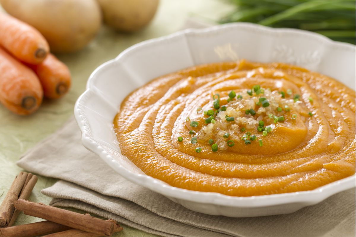 Acompanhamentos Ideais para Servir com Seu Creme de Cenoura