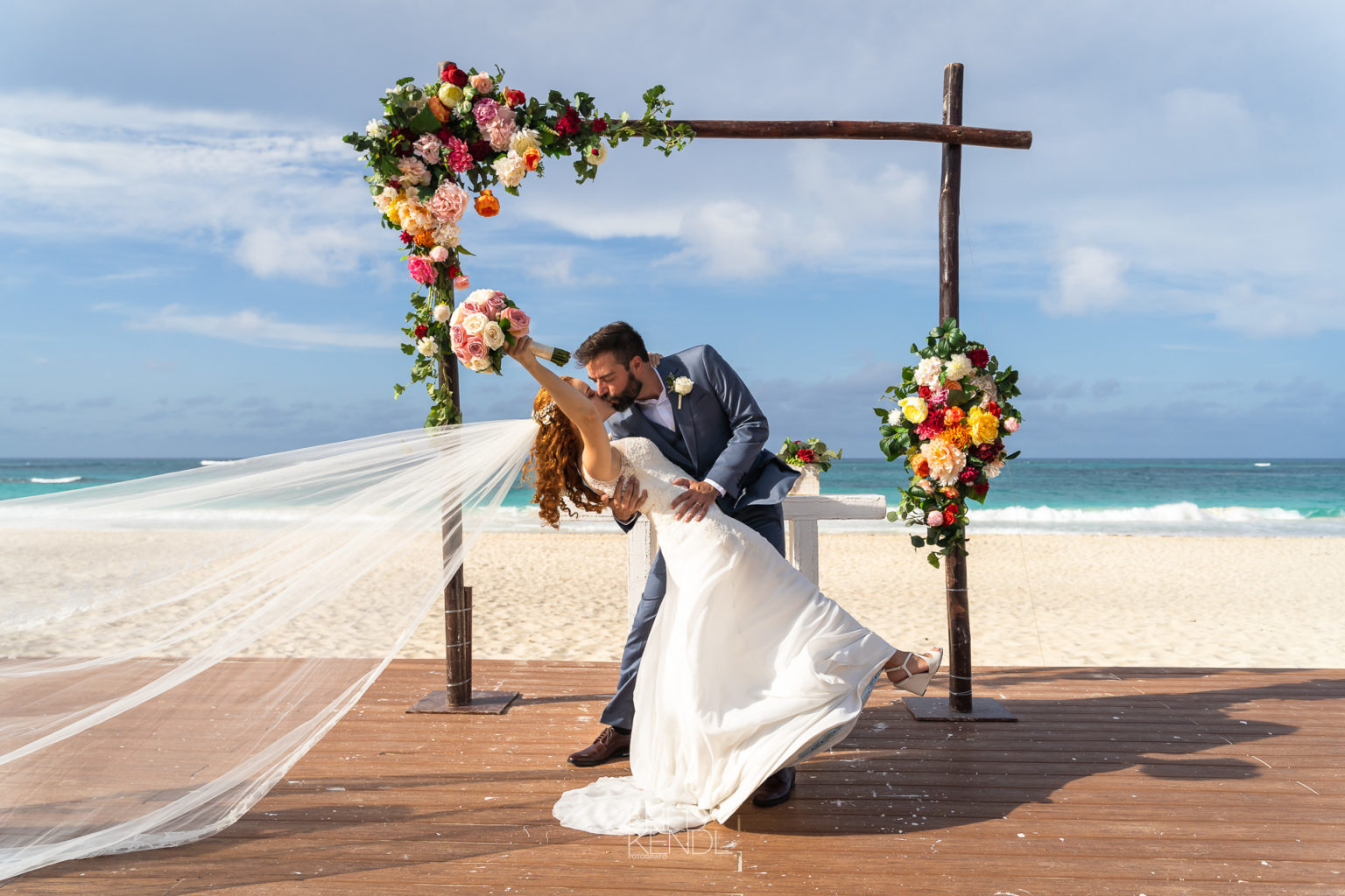 custo decoração casamento praia simples barato