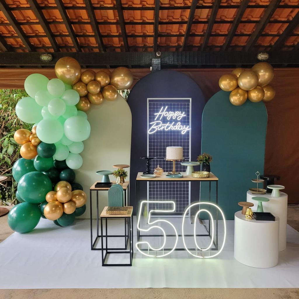 decoração 50 anos rose gold