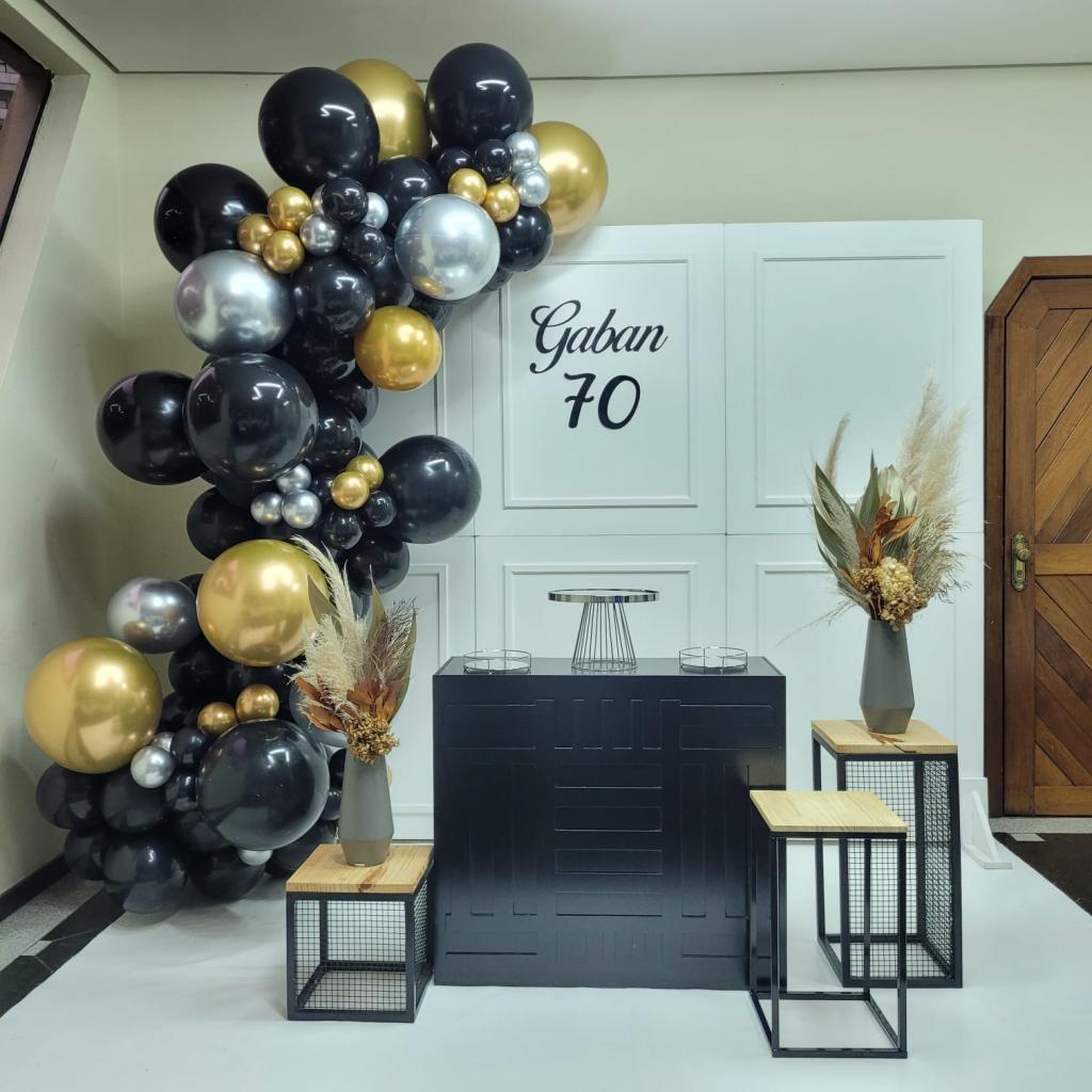 decoração 70 anos dourado