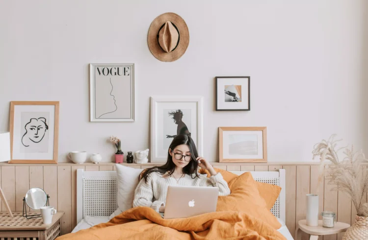 como fazer colagem aesthetic na parede