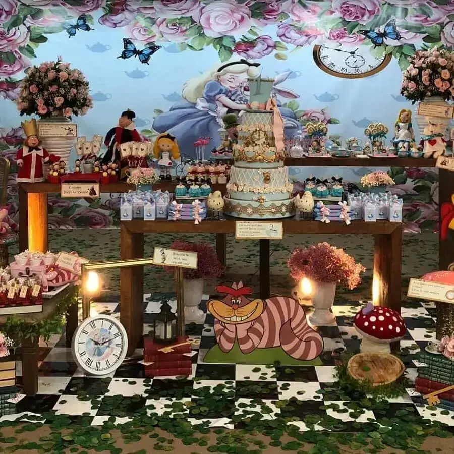 decoração alice no pais das maravilhas adulto