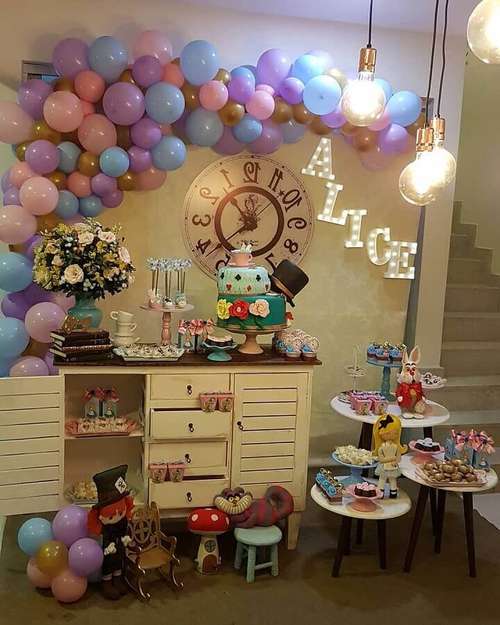 quanto custa decoração alice no país das maravilhas adulto