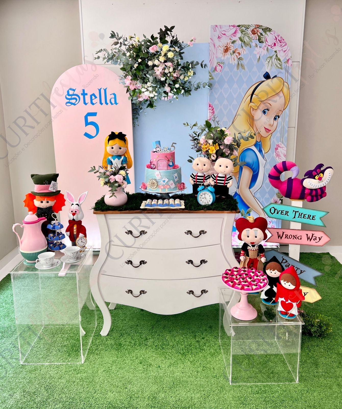 como fazer centro de mesa alice no país das maravilhas adulto