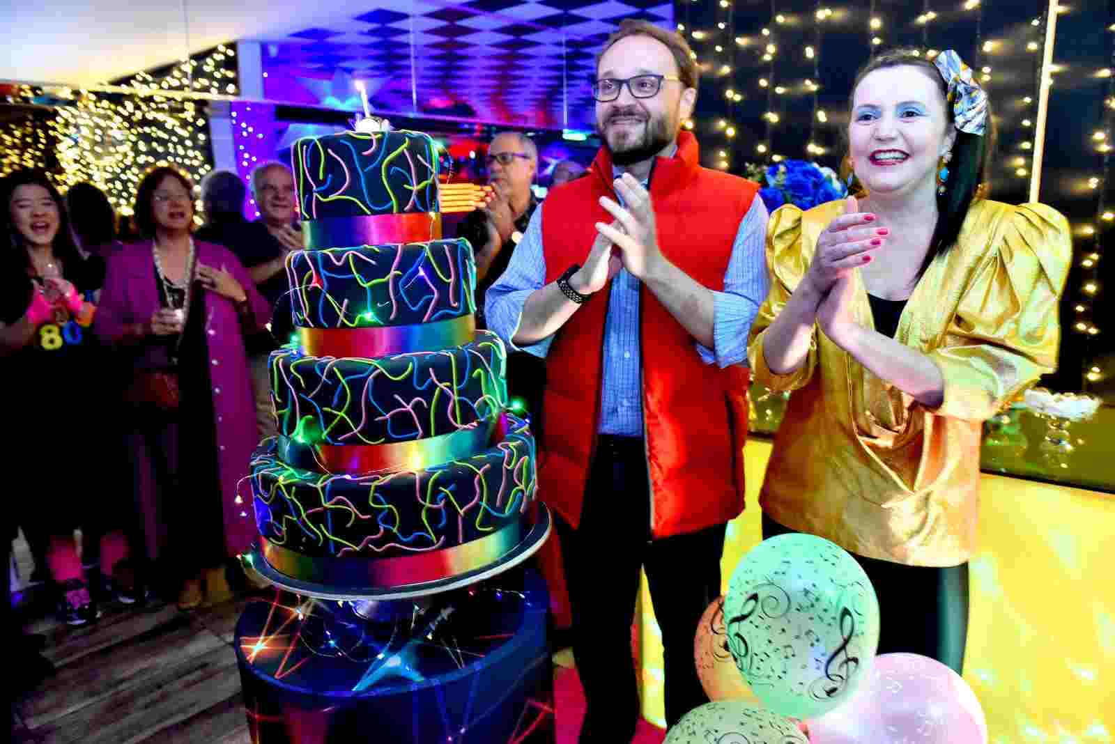 quanto custa decoração festa 50 anos mulher