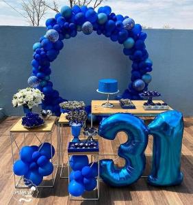 combinação azul marinho e prata decoração masculina