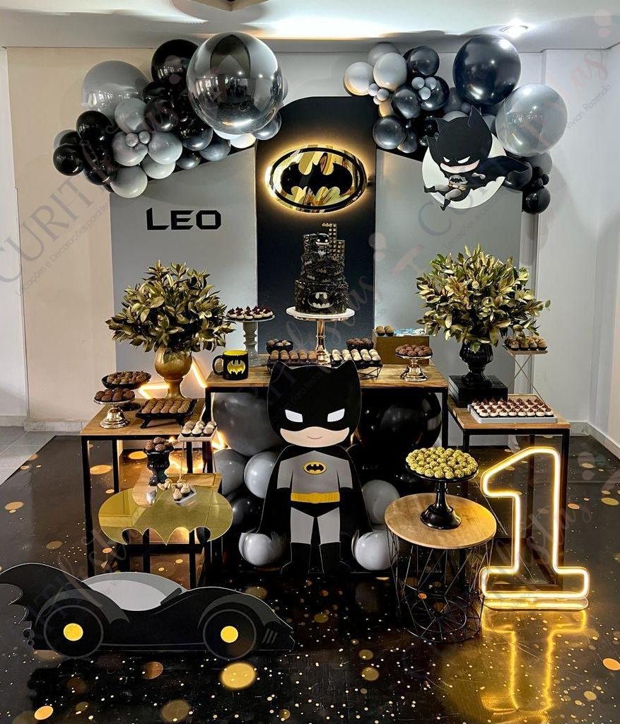 escritório estilo bruce wayne