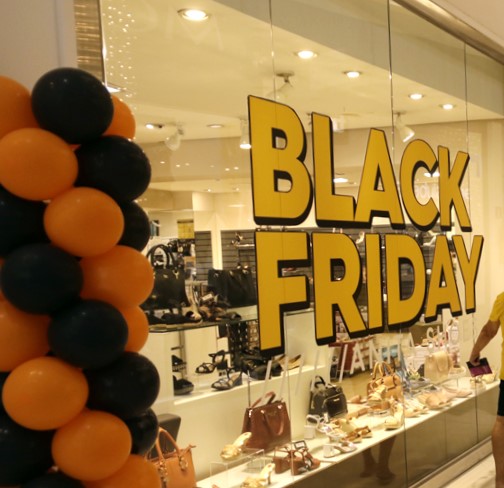 decoração black friday para vitrine
