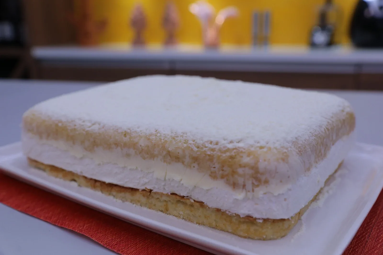 long cake de leite ninho decoração