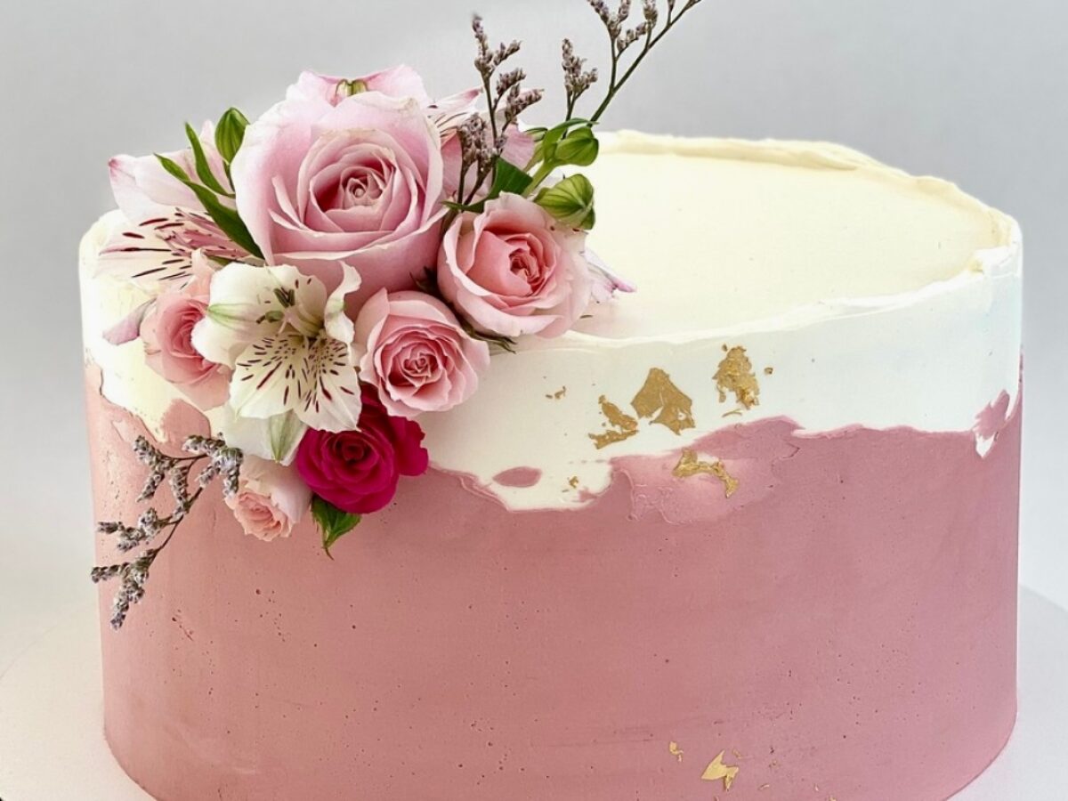 inspiração bolo rosa para aniversário feminino