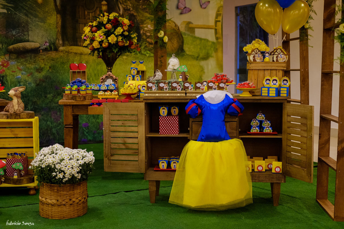 quanto custa decoração branca de neve luxo