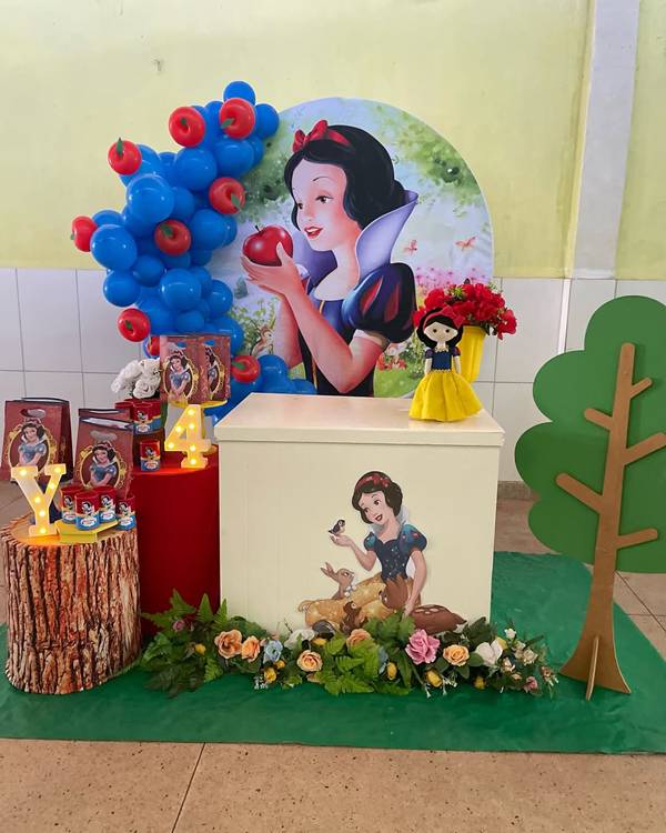 decoração branca de neve para aniversário infantil