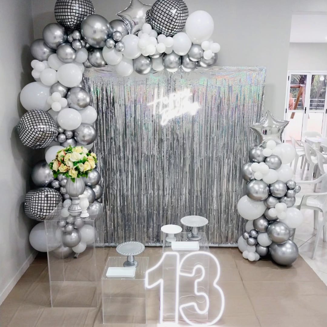 como usar branco e prata em decoração minimalista