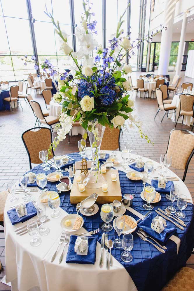 mesa de doces azul royal