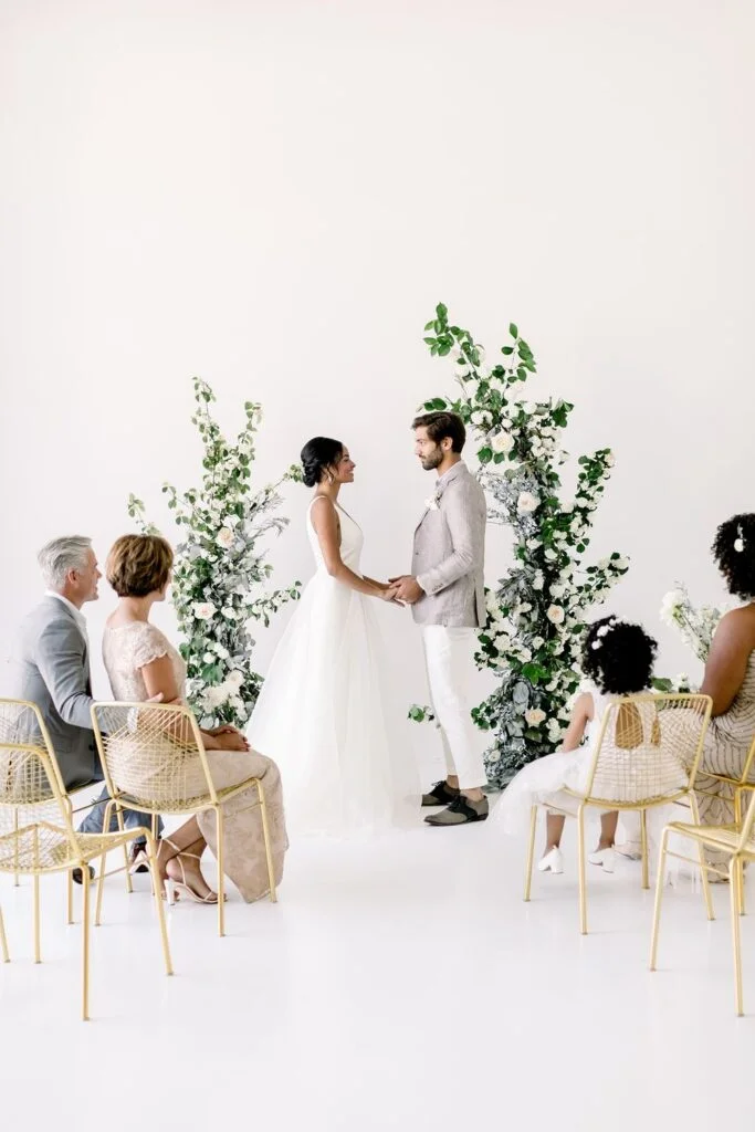 decoração casamento minimalista e flores