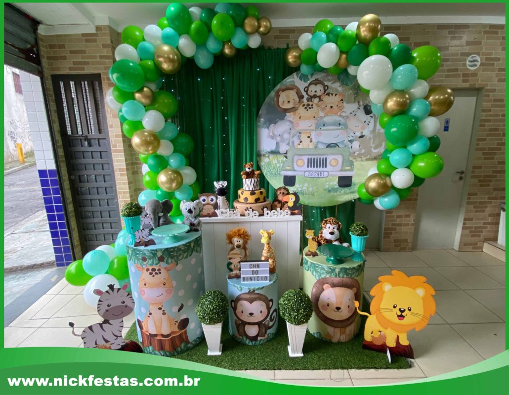 decoração chá de bebê safari dourado