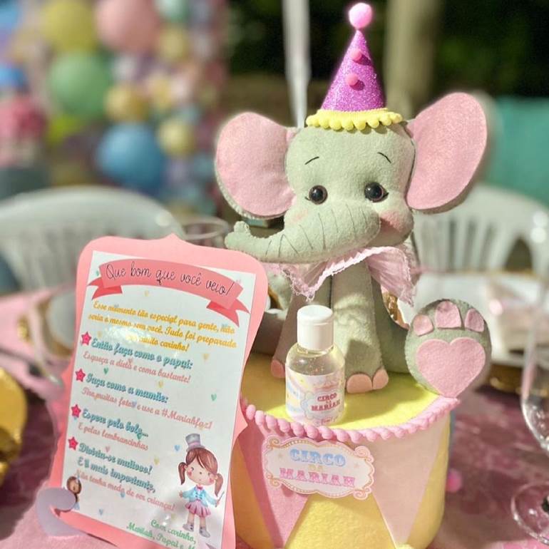 A Escolha Perfeita do Bolo Fake para o Tema Circo Rosa Luxo