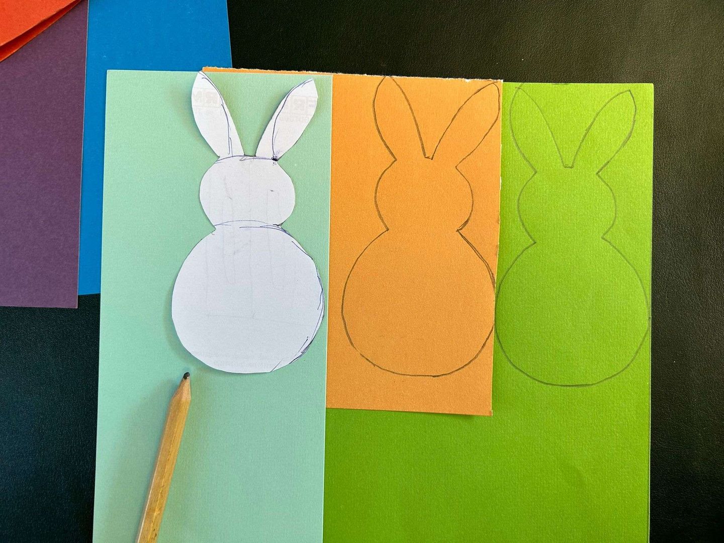 como fazer flores gigantes de cartolina para decoração