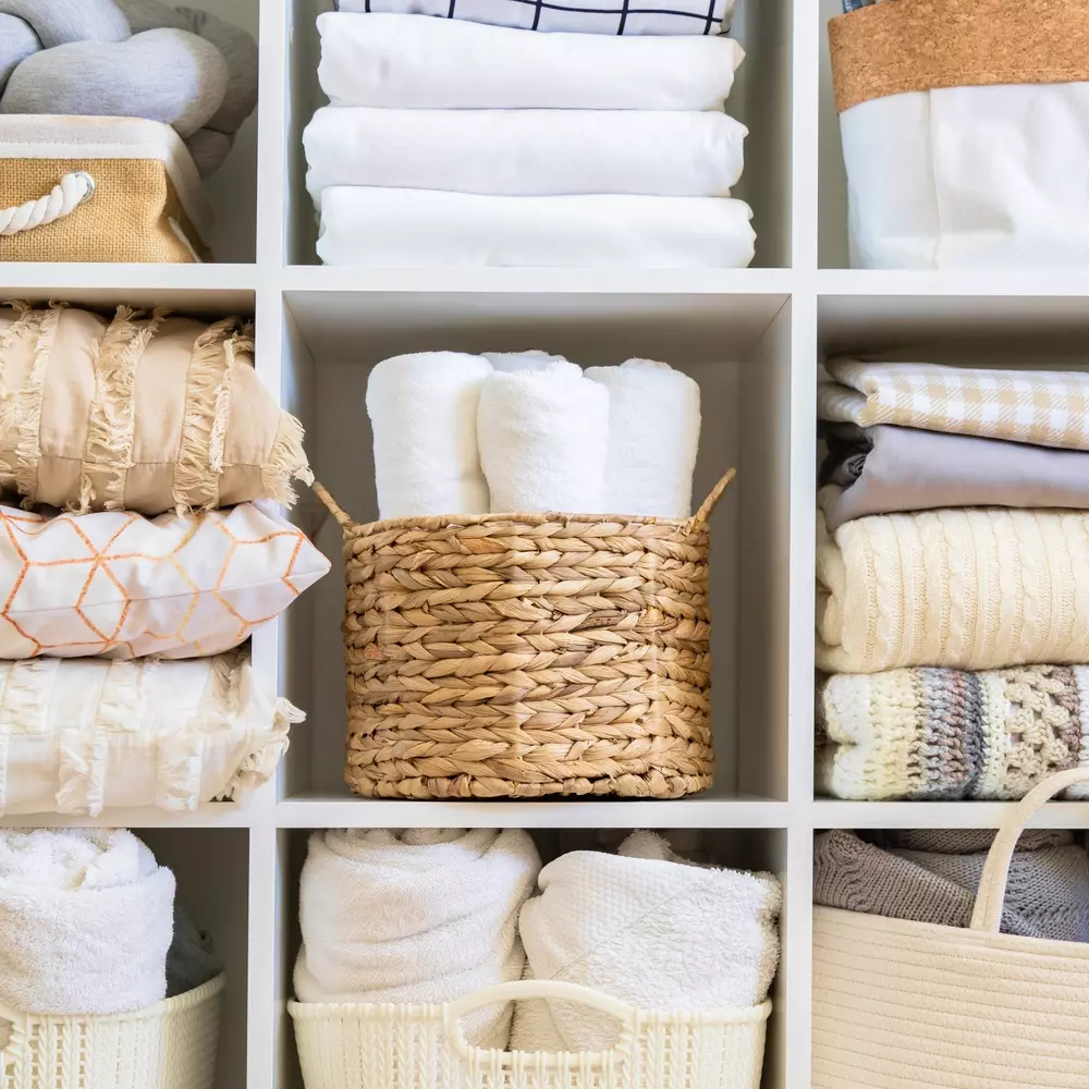 decoração com cestos de palha