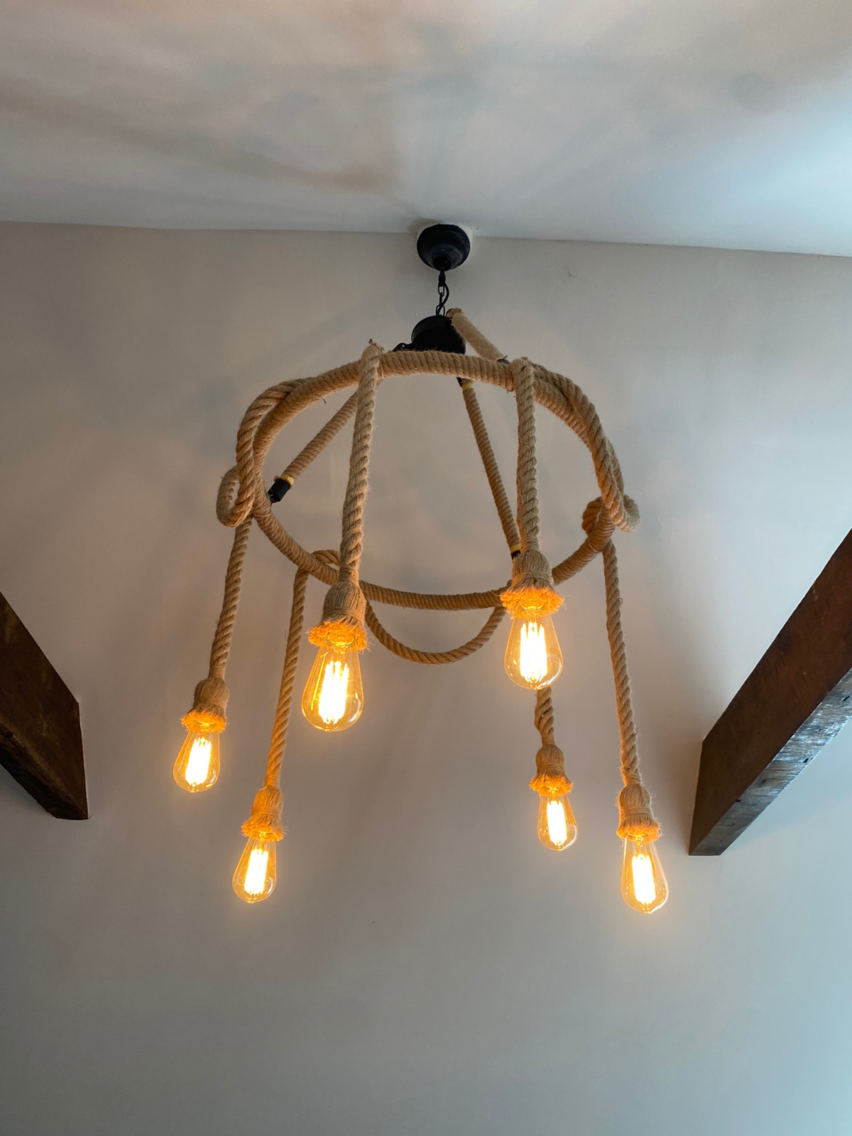 quanto custa um pendente de corda artesanal