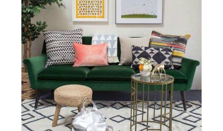 decoração com sofa verde escuro