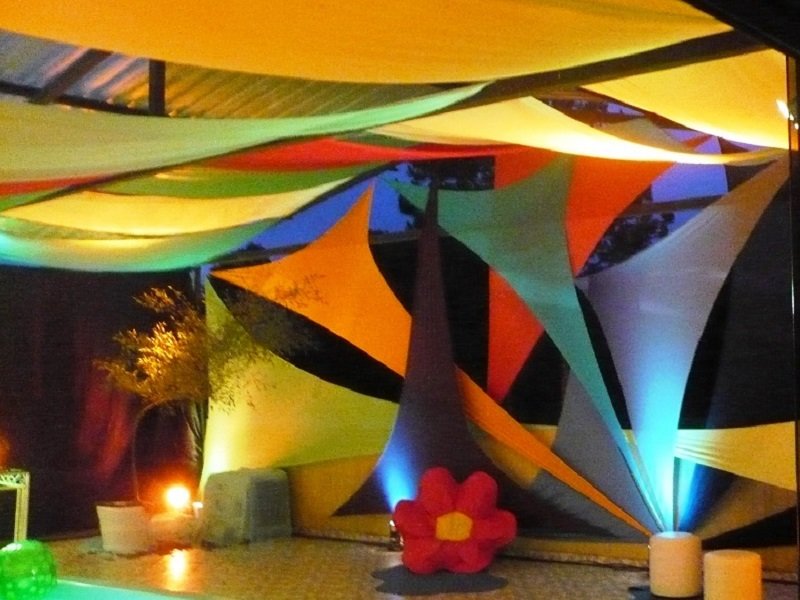 decoração de teto com tecido