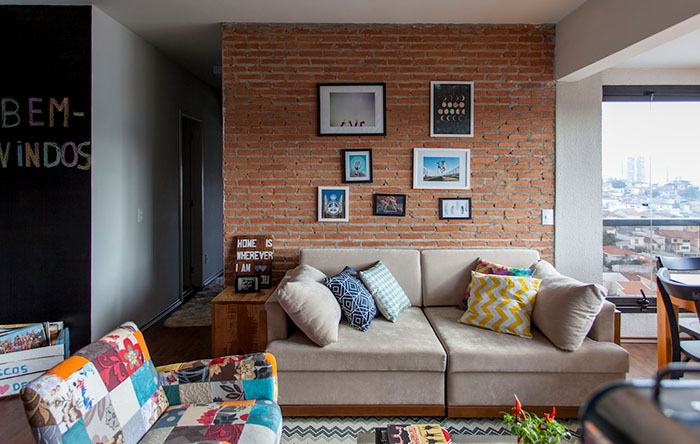 Iluminação estratégica para valorizar sua parede de tijolinhos