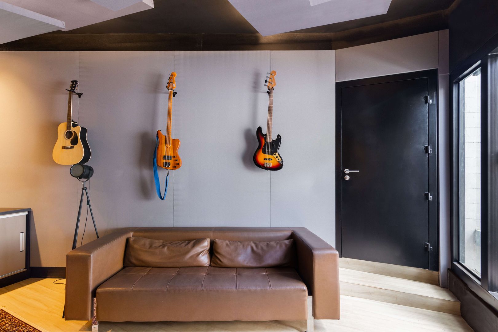 ideias decoração sala com violão