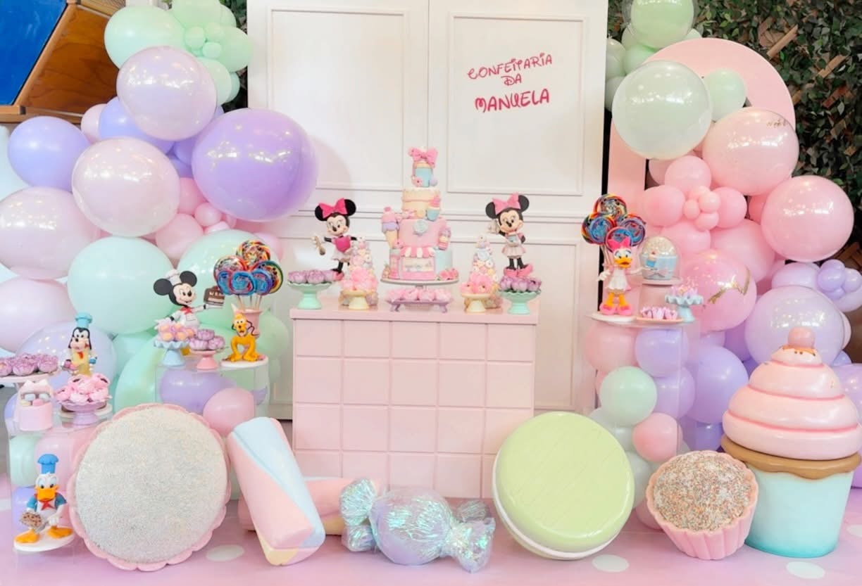 decoração de vitrine de confeitaria