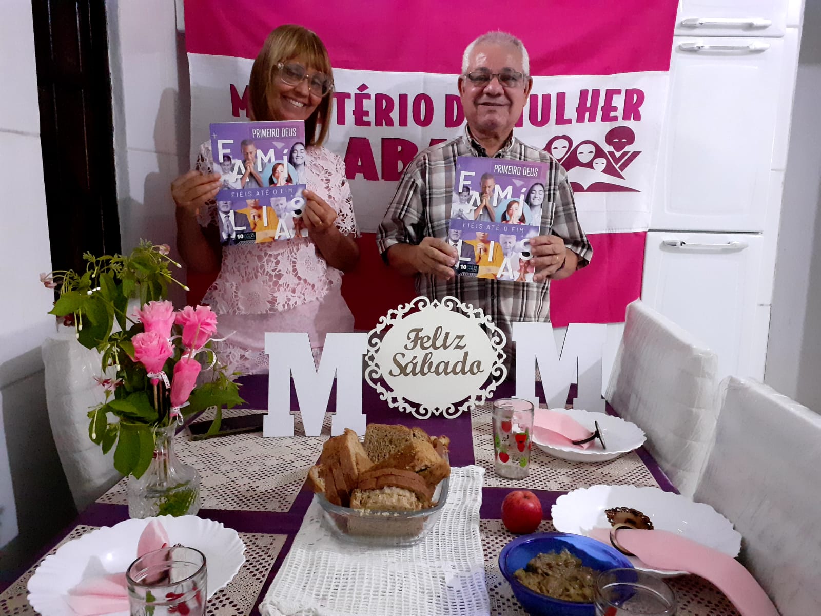 como fazer painel de culto da família com materiais reciclados