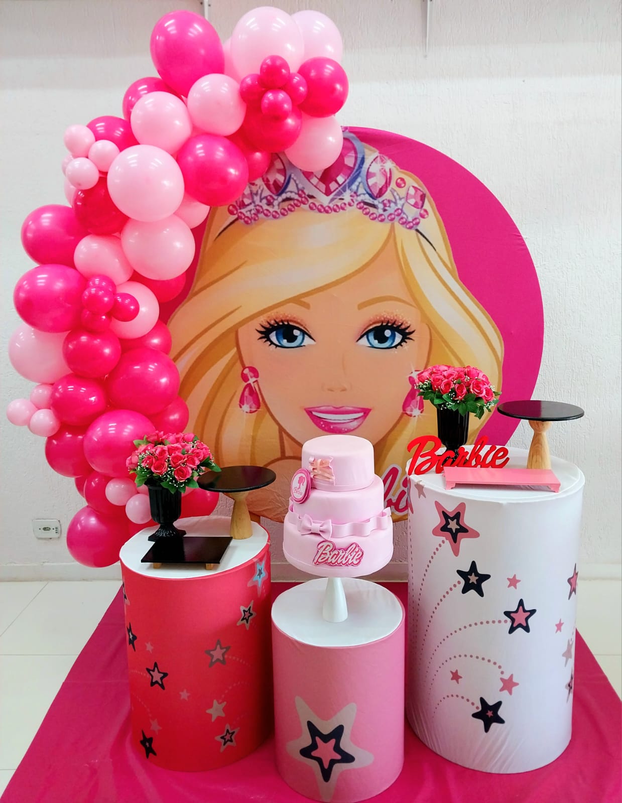 Decoração rosa e dourada para festas
