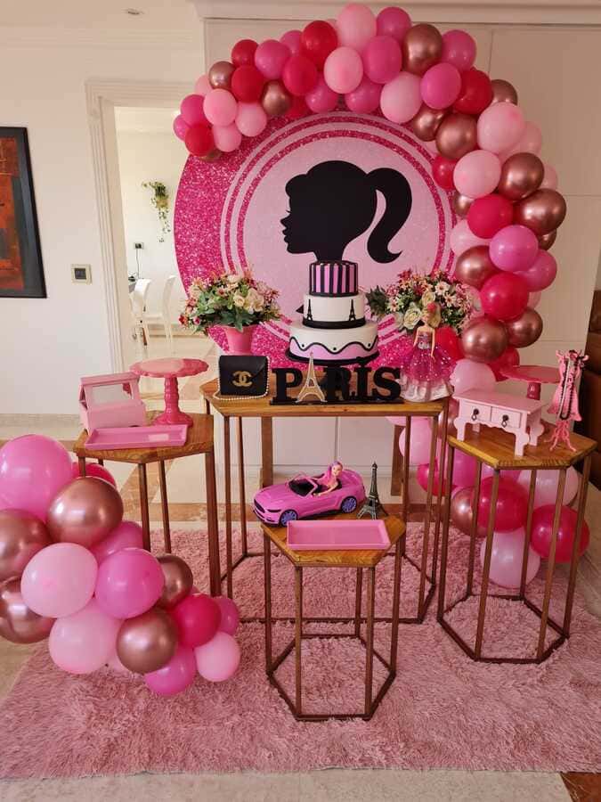 como fazer painel de festa barbie simples