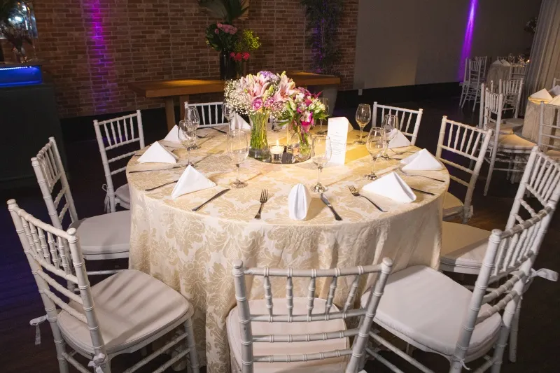 ideias criativas para decorar a entrada do salão de casamento