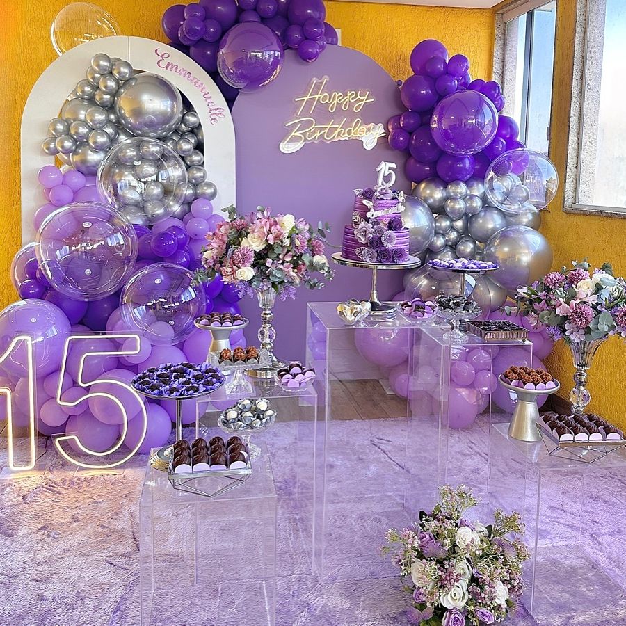 ideias criativas de decoração de 15 anos com tema galáxia