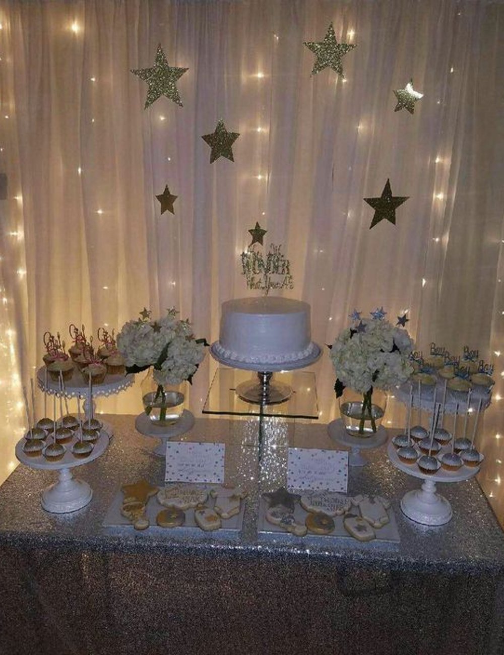 decoração de aniversário branco e prata
