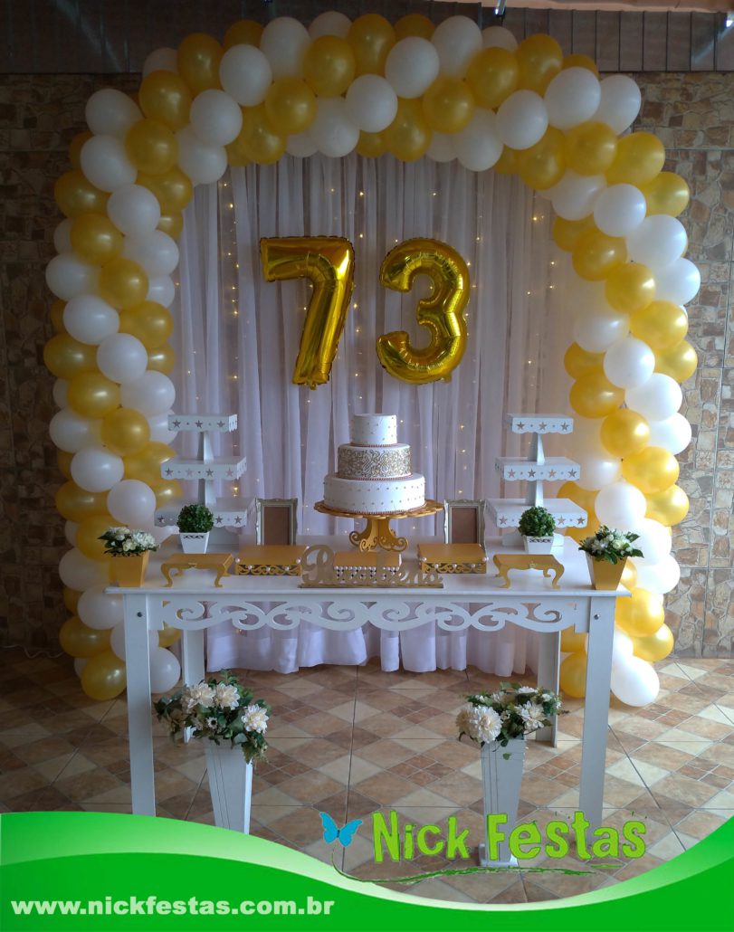 decoração de aniversário minimalista branco