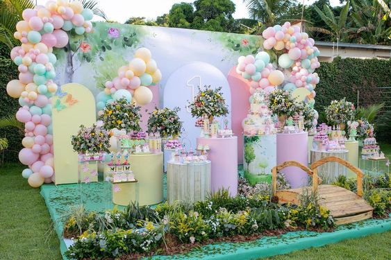 decoração de festa de 1 ano para menina vs festa de 2 anos