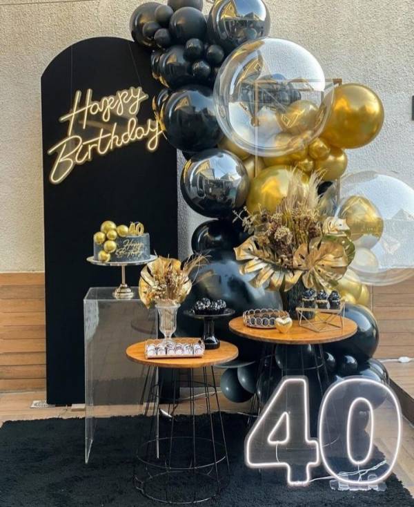 decoração aniversário masculino 30 anos preto dourado