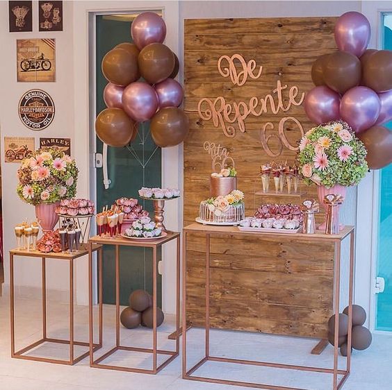 decoração de aniversário simples feminino vs decoração elaborada