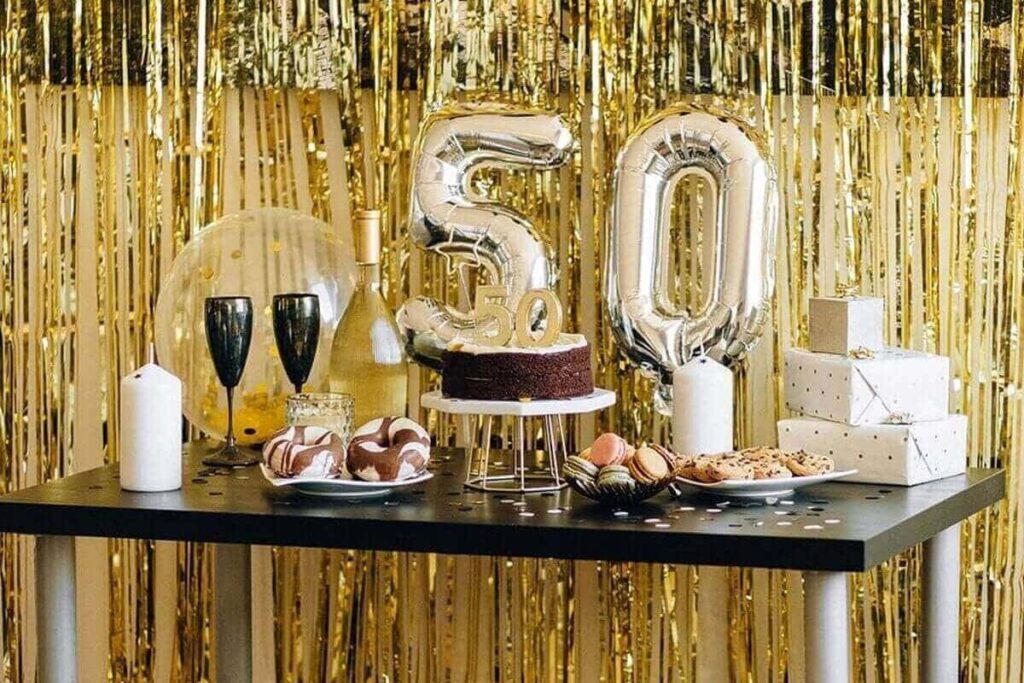 decoração de aniversário simples feminino com balões