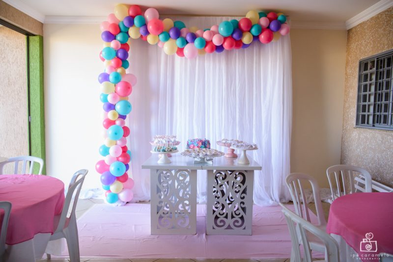 decoração de aniversário infantil com brinquedos