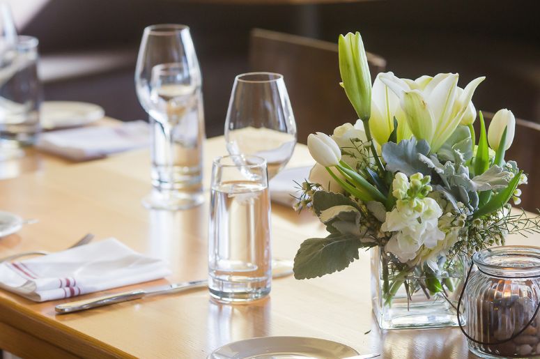 ideias de decoração de ano novo 2026 com elementos naturais