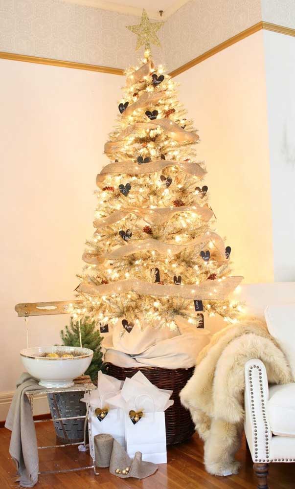 árvore de natal dourada vs árvore de natal prateada