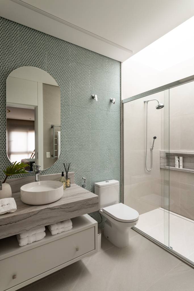 iluminação para banheiro pequeno moderno